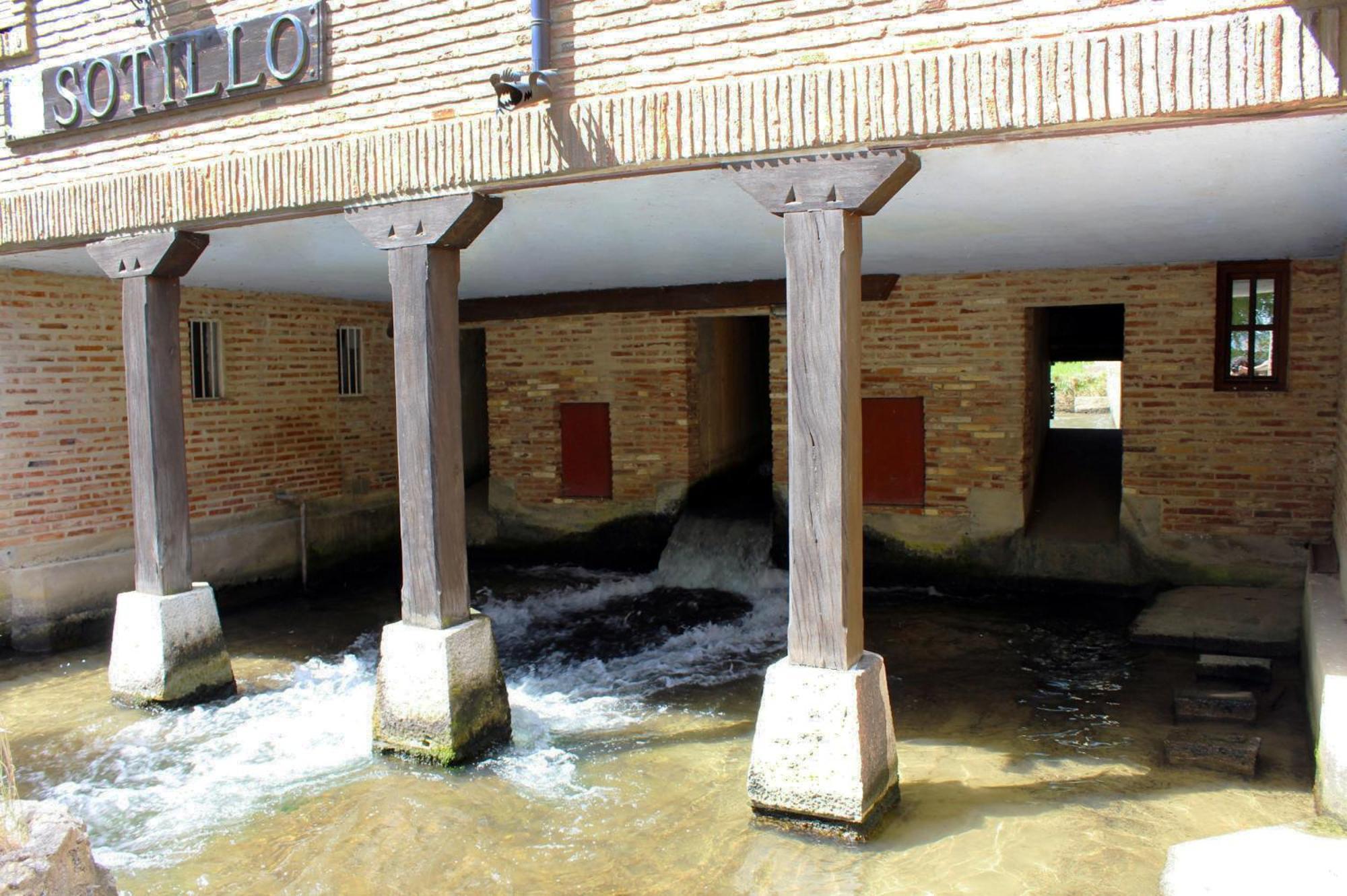 Molino El Sotillo Villa Saldaña Eksteriør bilde